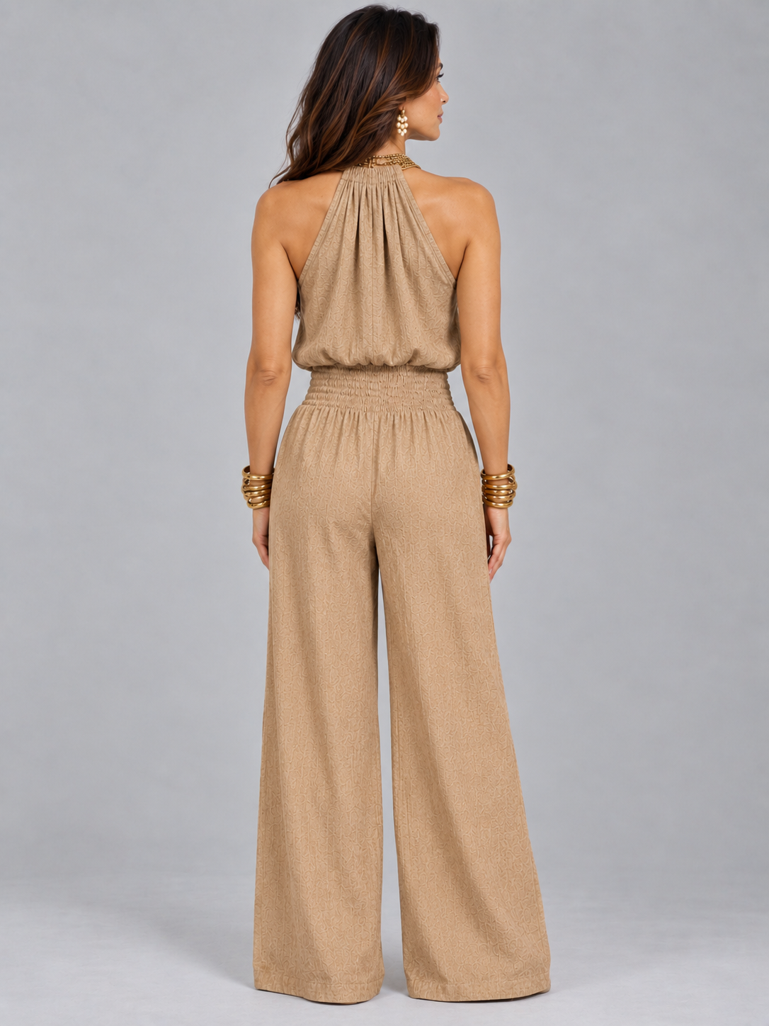 Elara | Combinaison élégante à col halter et coupe fluide