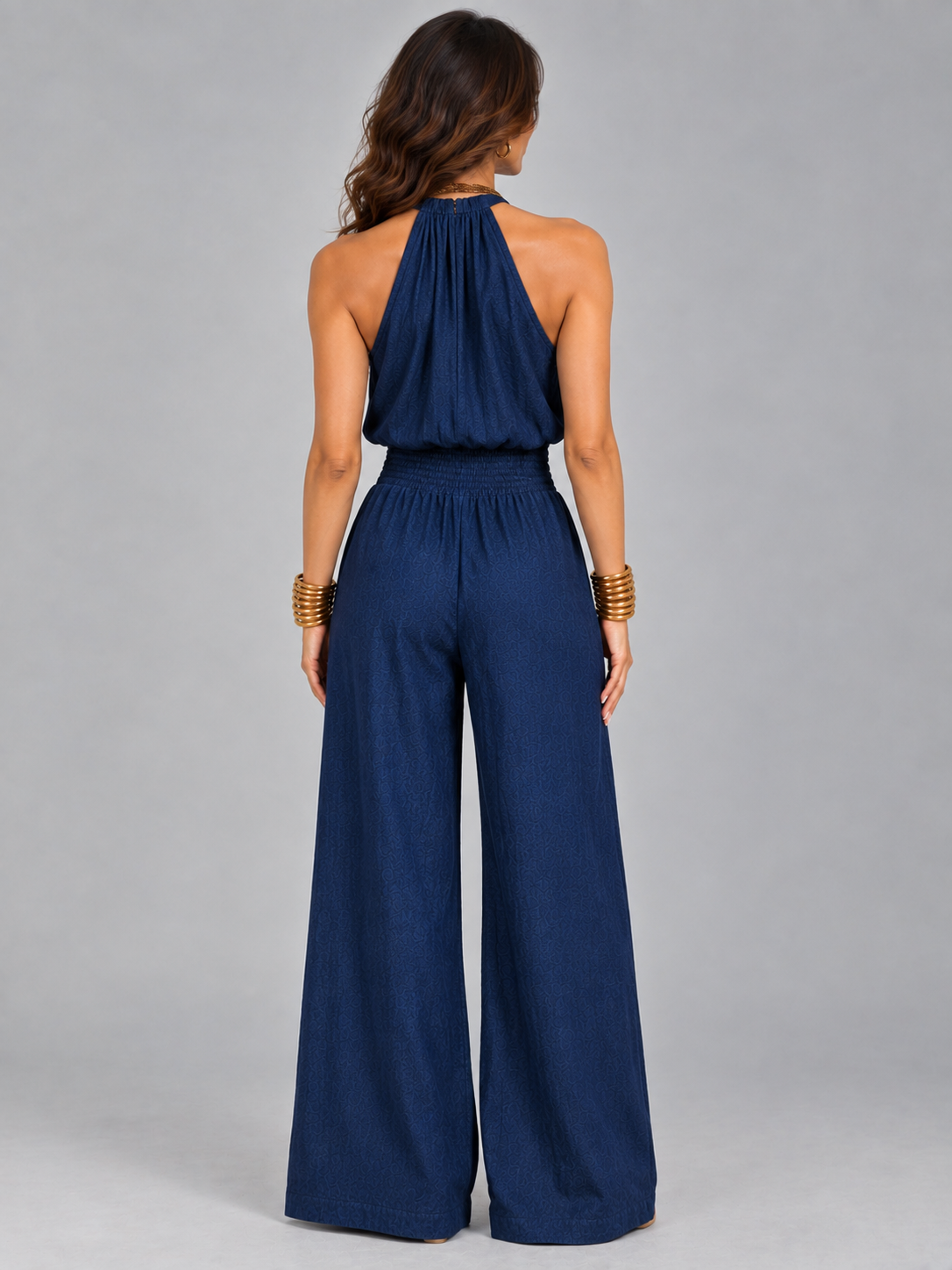 Elara | Combinaison élégante à col halter et coupe fluide
