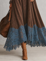 Camille robe longue effet daim marron – détail ourlet en dentelle