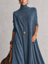 Camille robe longue effet daim bleue – vue rapprochée