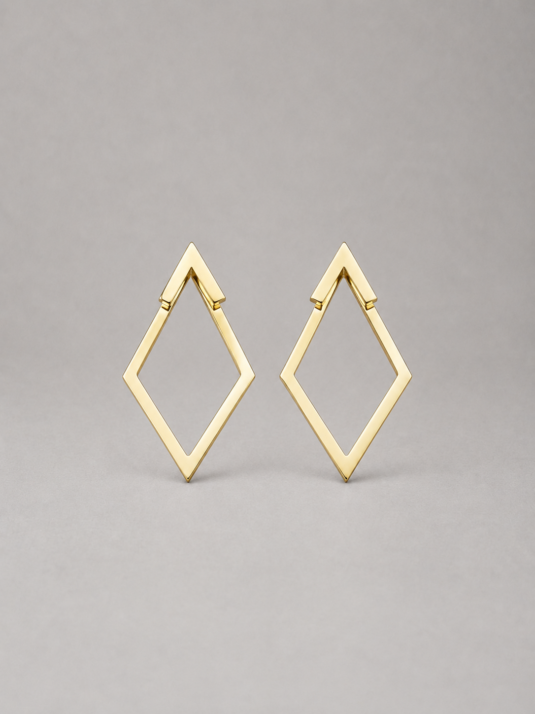 AMÉLIE – BOUCLES D’OREILLES GÉOMÉTRIQUES DORÉES