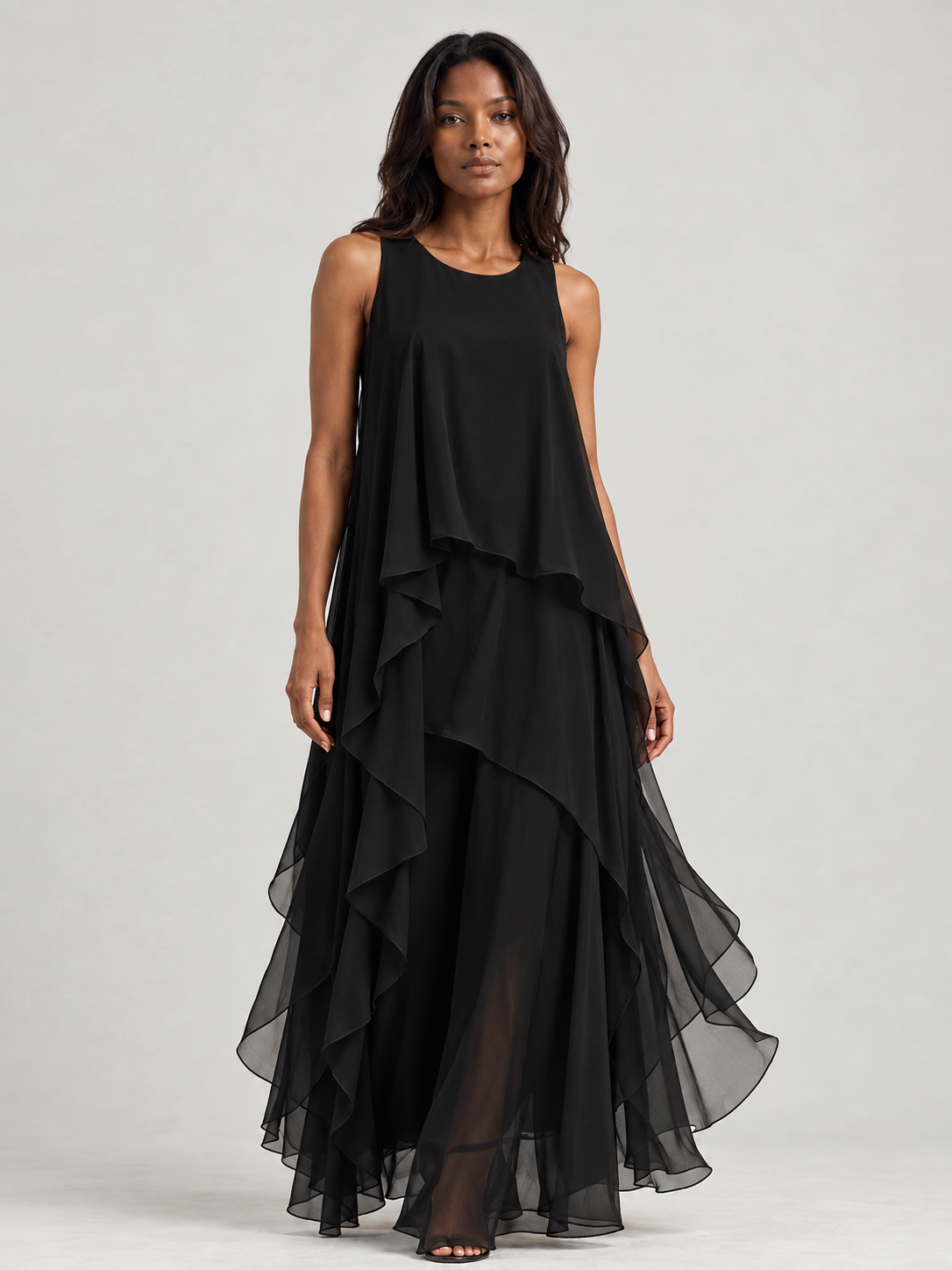 Élina | Robe longue fluide noire avec superpositions légères et style élégant