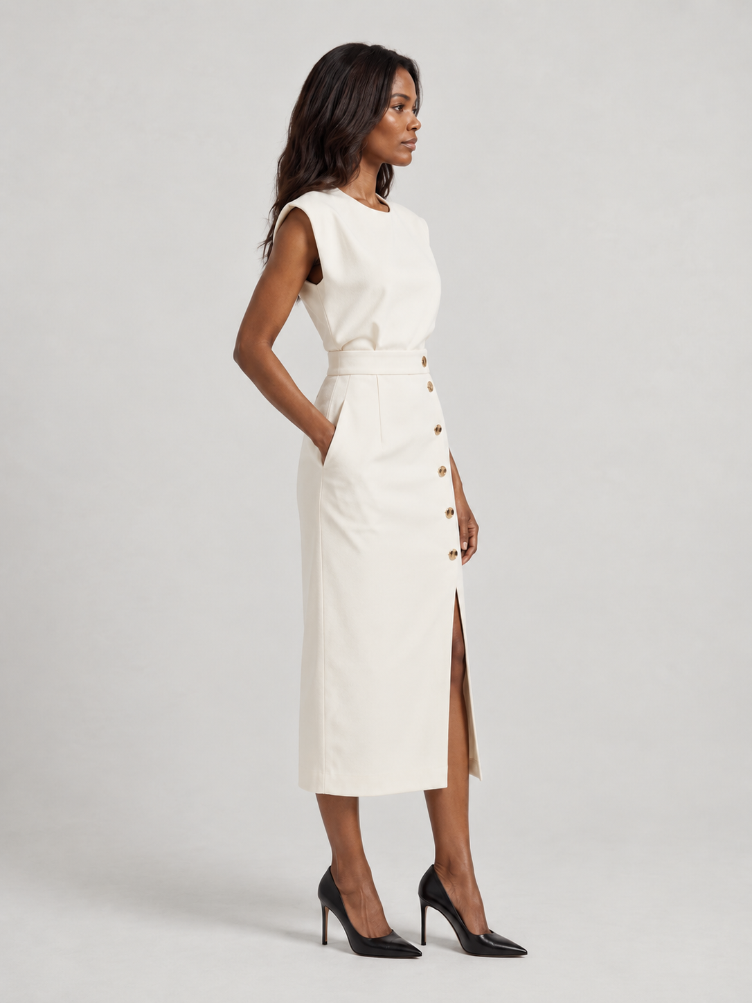 Sophie™ | Robe midi ajustée avec boutons dorés
