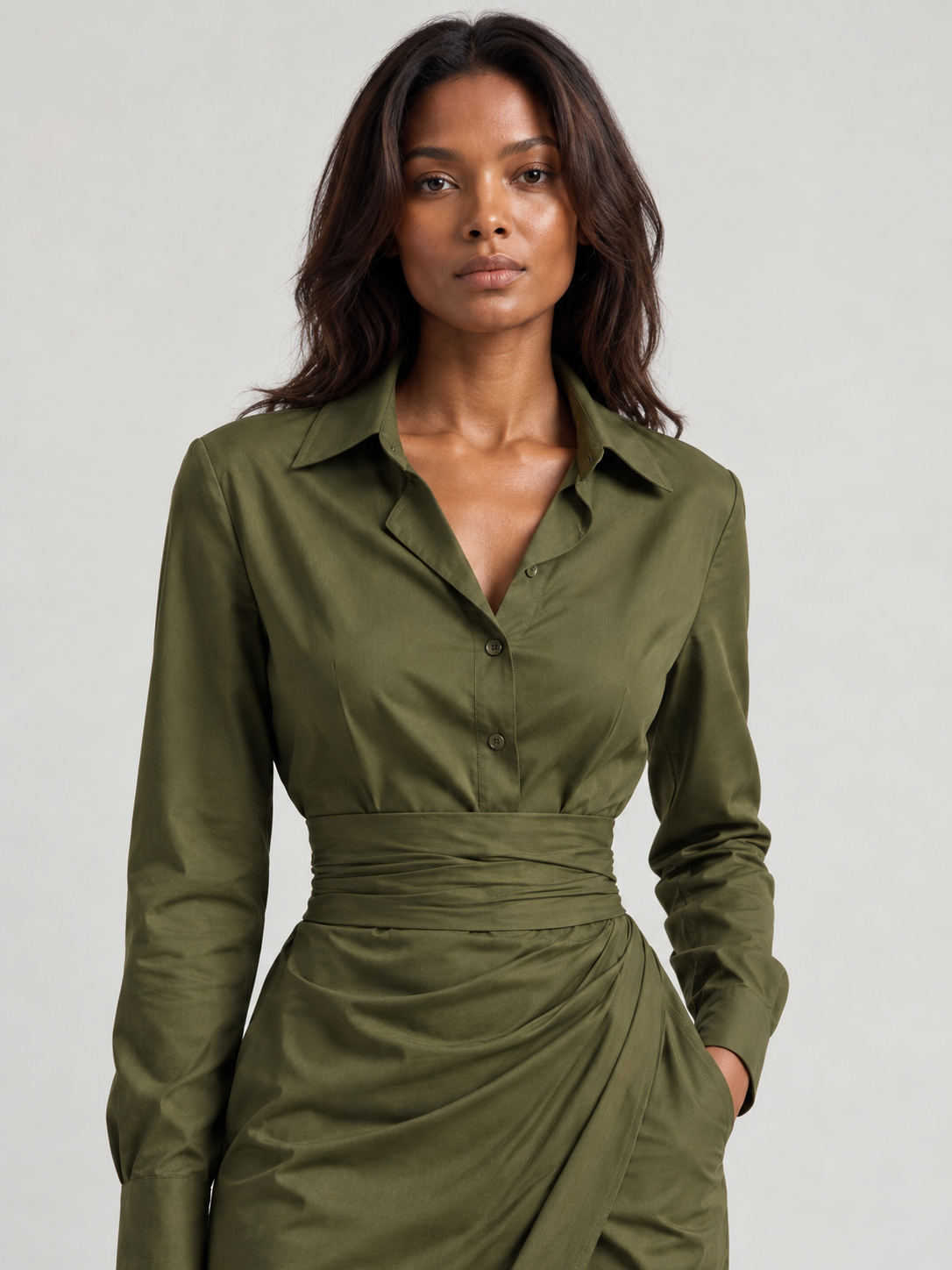 Robe portefeuille satinée avec ceinture – Vert élégant
