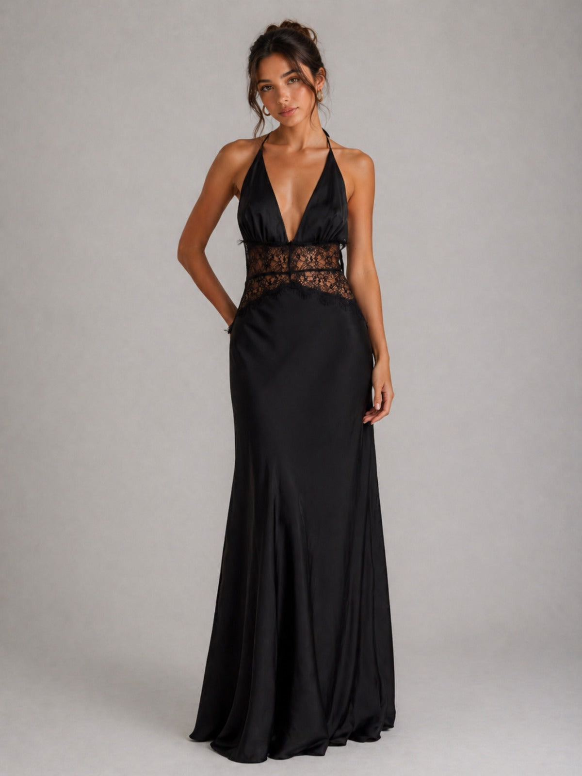 NOIRÉA – ROBE LONGUE EN SATIN ET DENTELLE