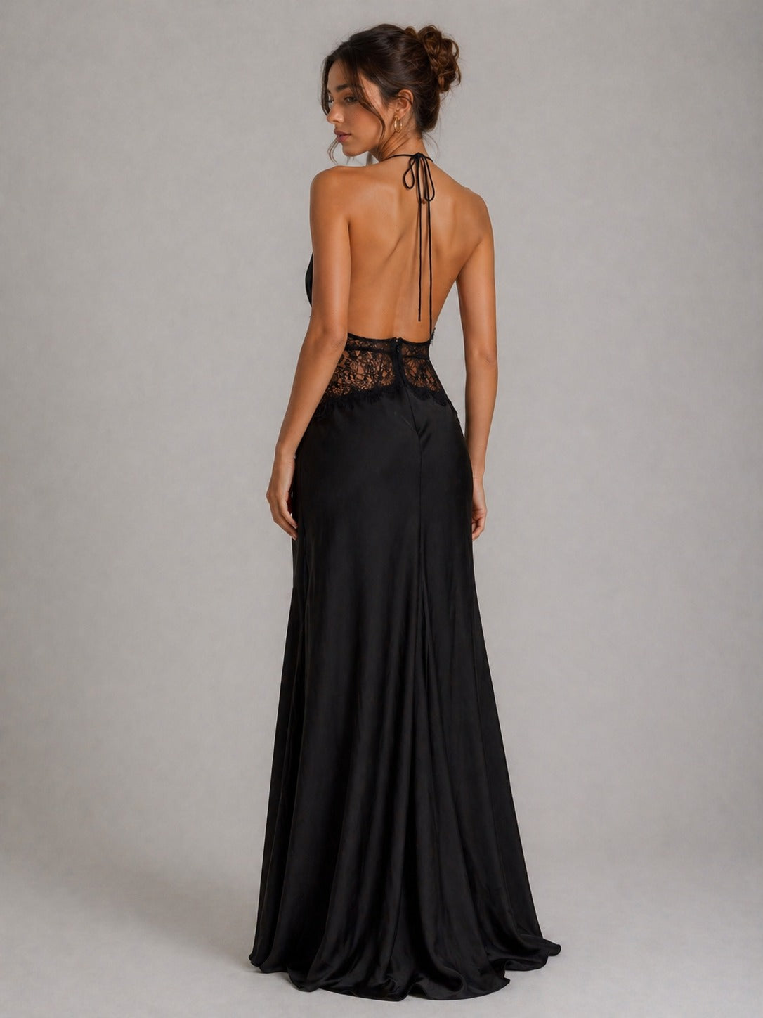 NOIRÉA – ROBE LONGUE EN SATIN ET DENTELLE