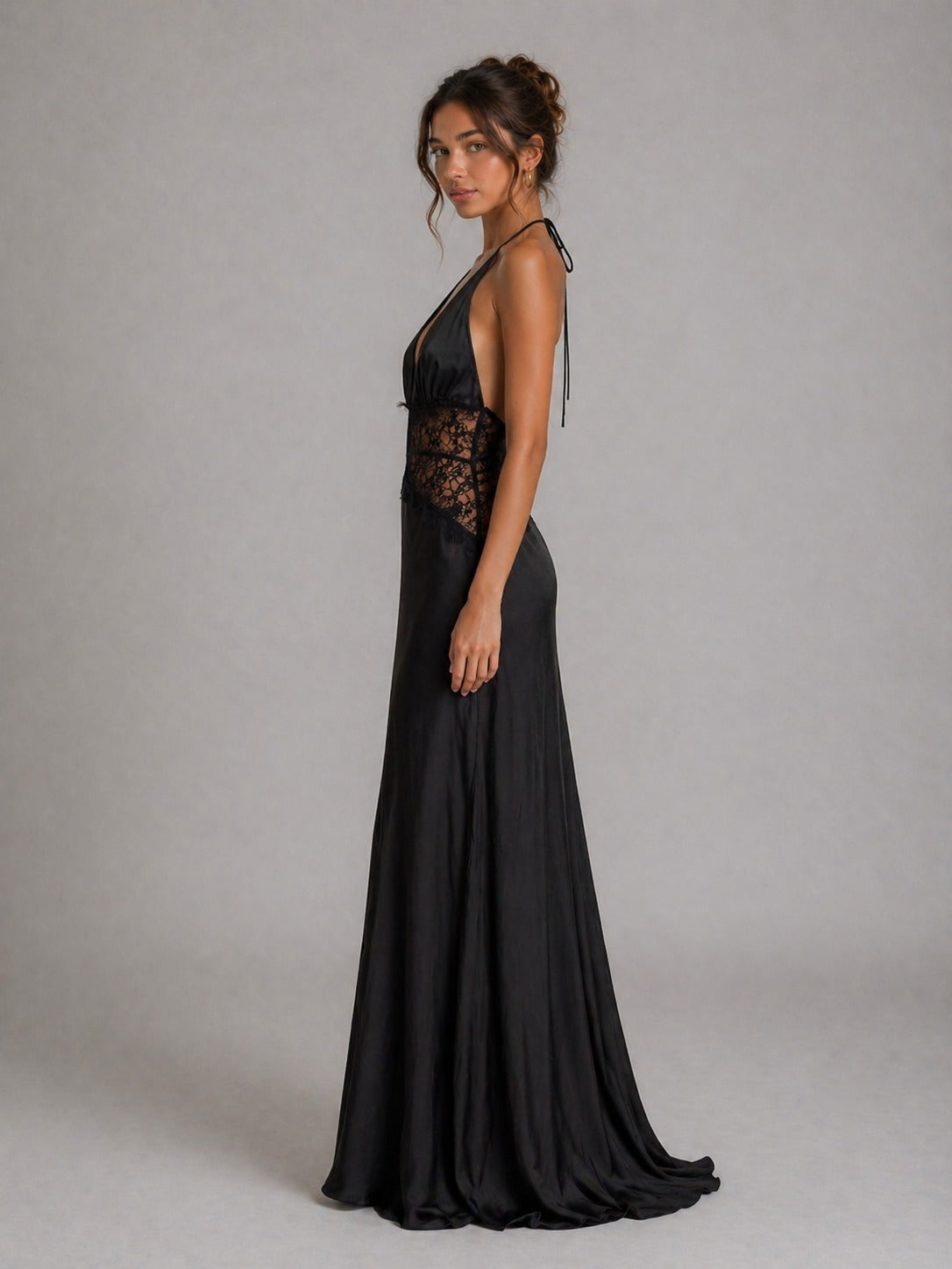 NOIRÉA – ROBE LONGUE EN SATIN ET DENTELLE