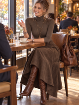 Amélie ensemble top et jupe effet daim taupe – porté au café