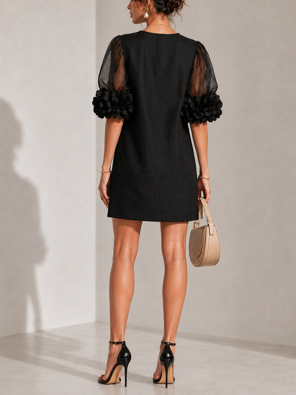 Céline™ | Robe courte élégante à manches fleuries