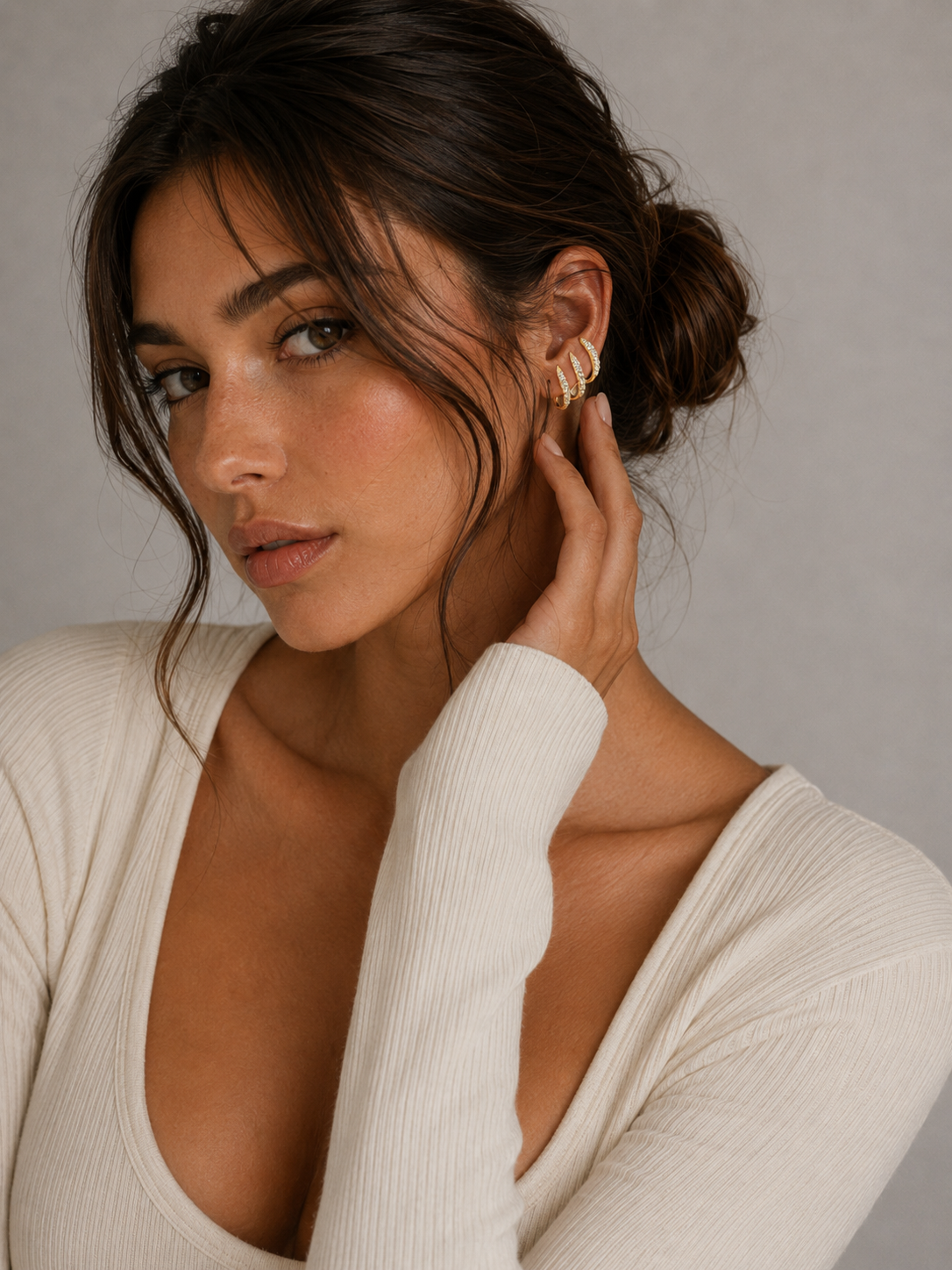 AURÉLIE – BOUCLES D’OREILLES ARC À ZIRCONS
