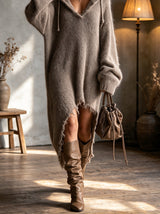 Margot robe pull à capuche marron – portée à l'intérieur