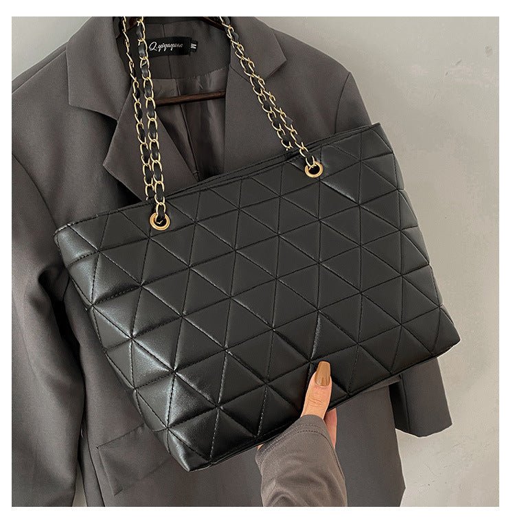 SIENNA – SAC CABAS MATELASSÉ À CHAÎNE ÉLÉGANTE