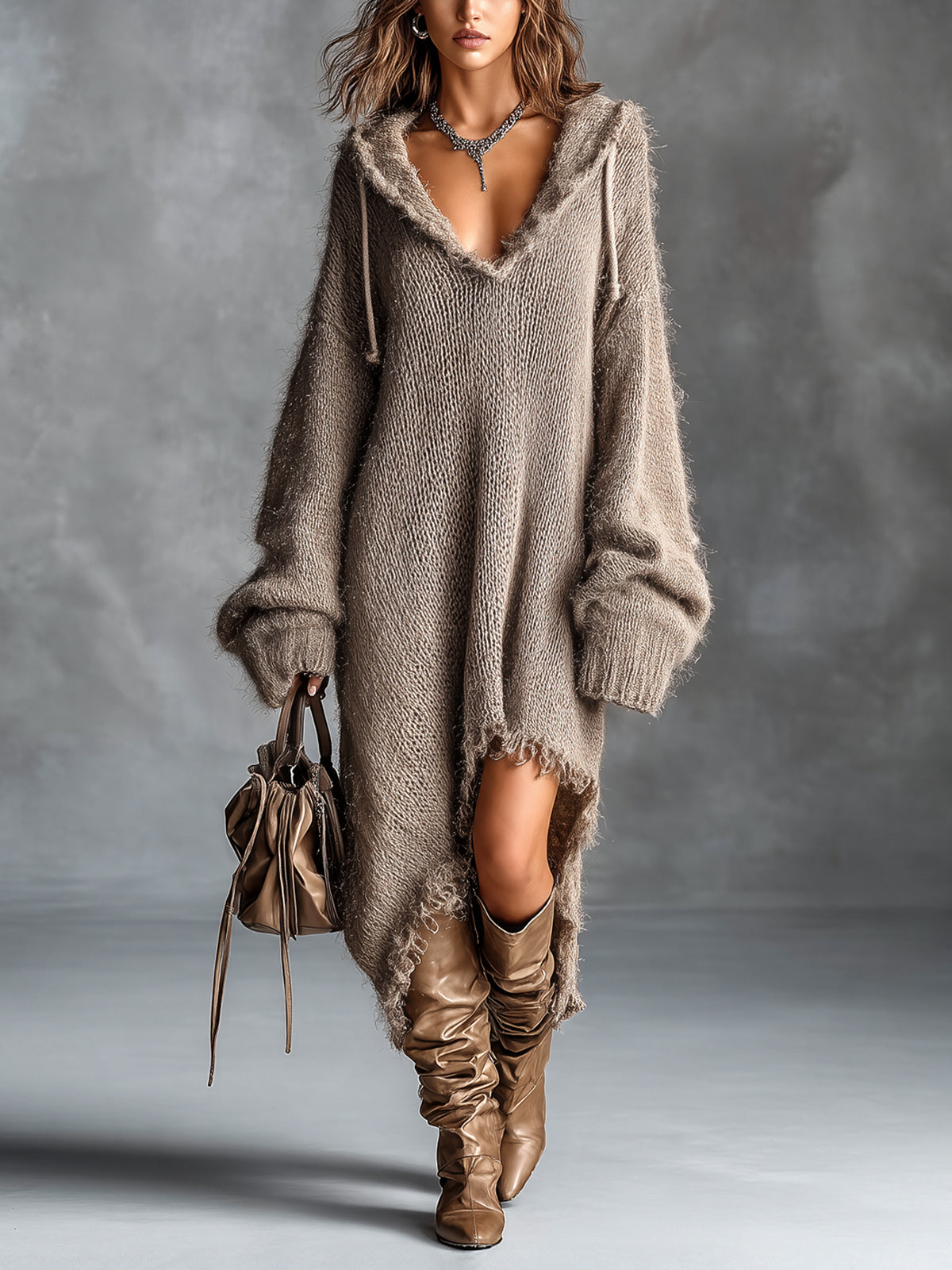 Colombe | Robe Midi en Maille Duveteuse à Capuche