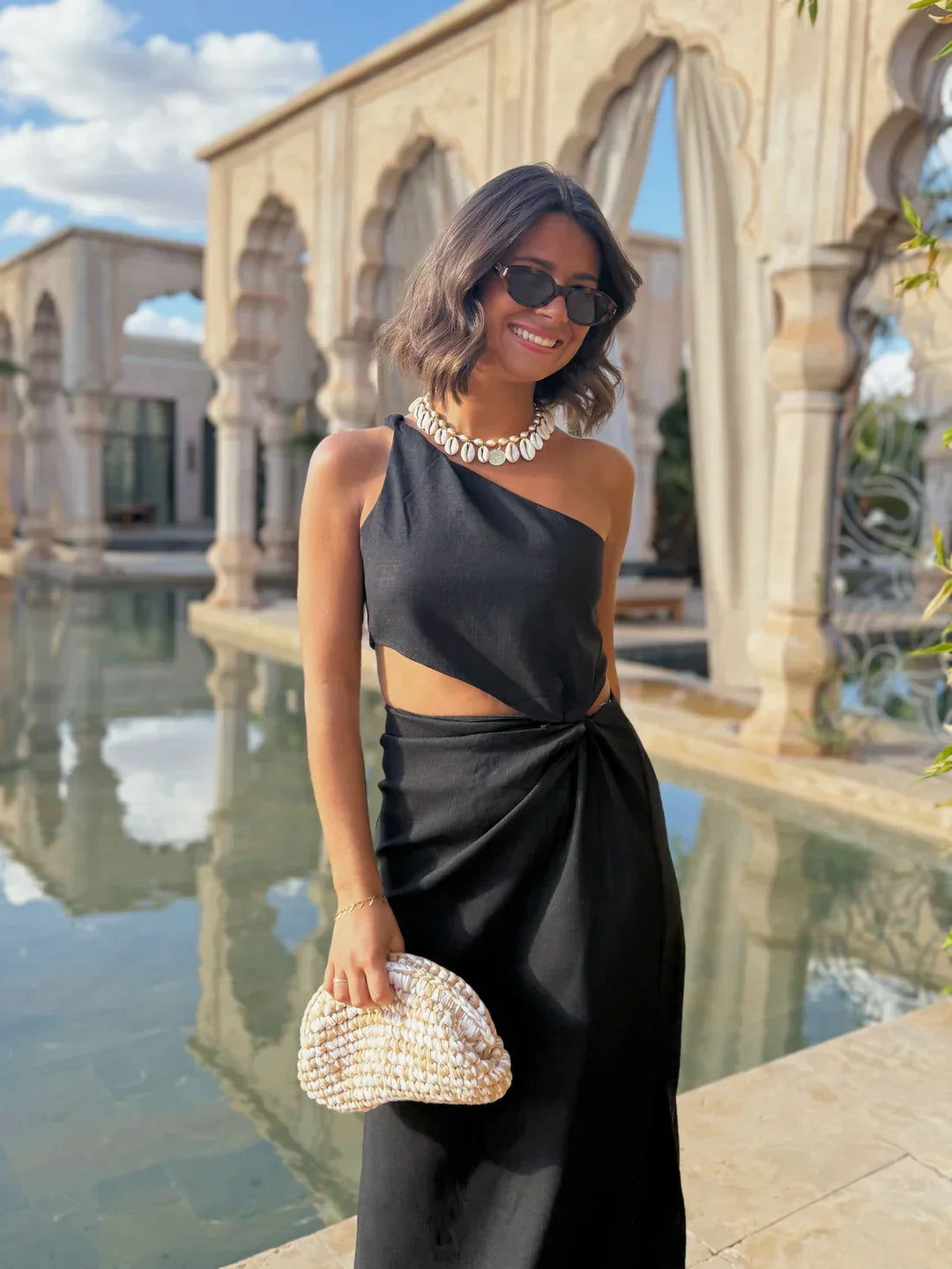 Naïa™ | Robe longue asymétrique avec détail cut-out