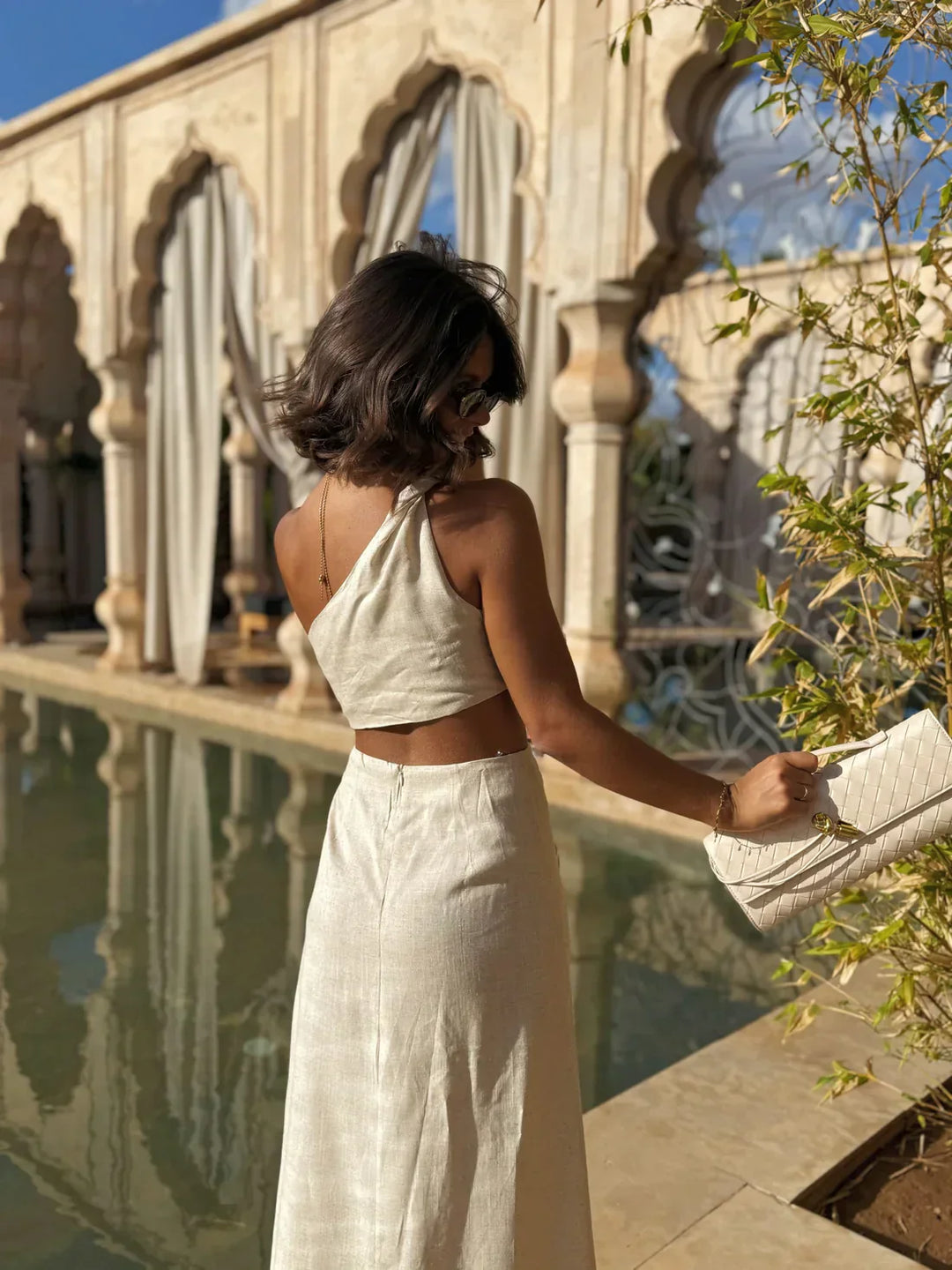 Naïa™ | Robe longue asymétrique avec détail cut-out