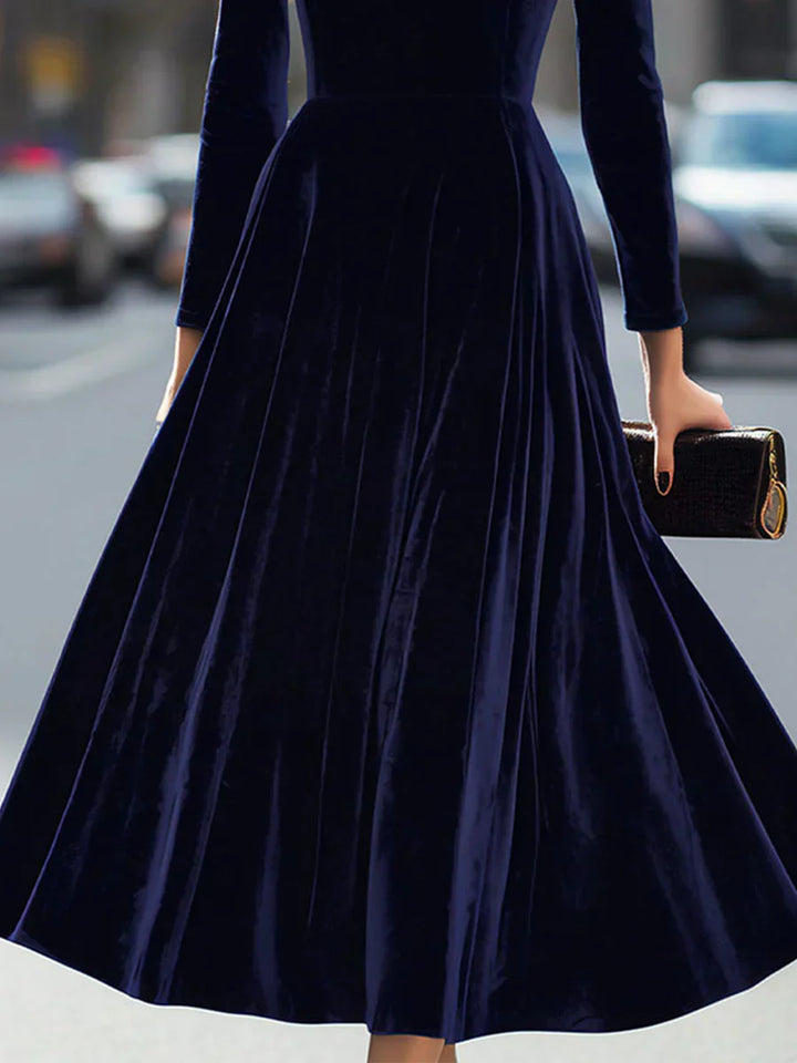 Aurélie – Velvet Grace Midi Dress
