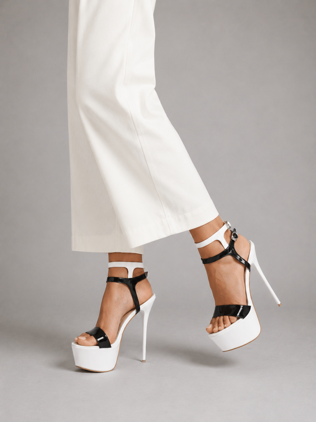 VERTIGE - SANDALES PLATEFORME BICOLORES NOIR ET BLANC