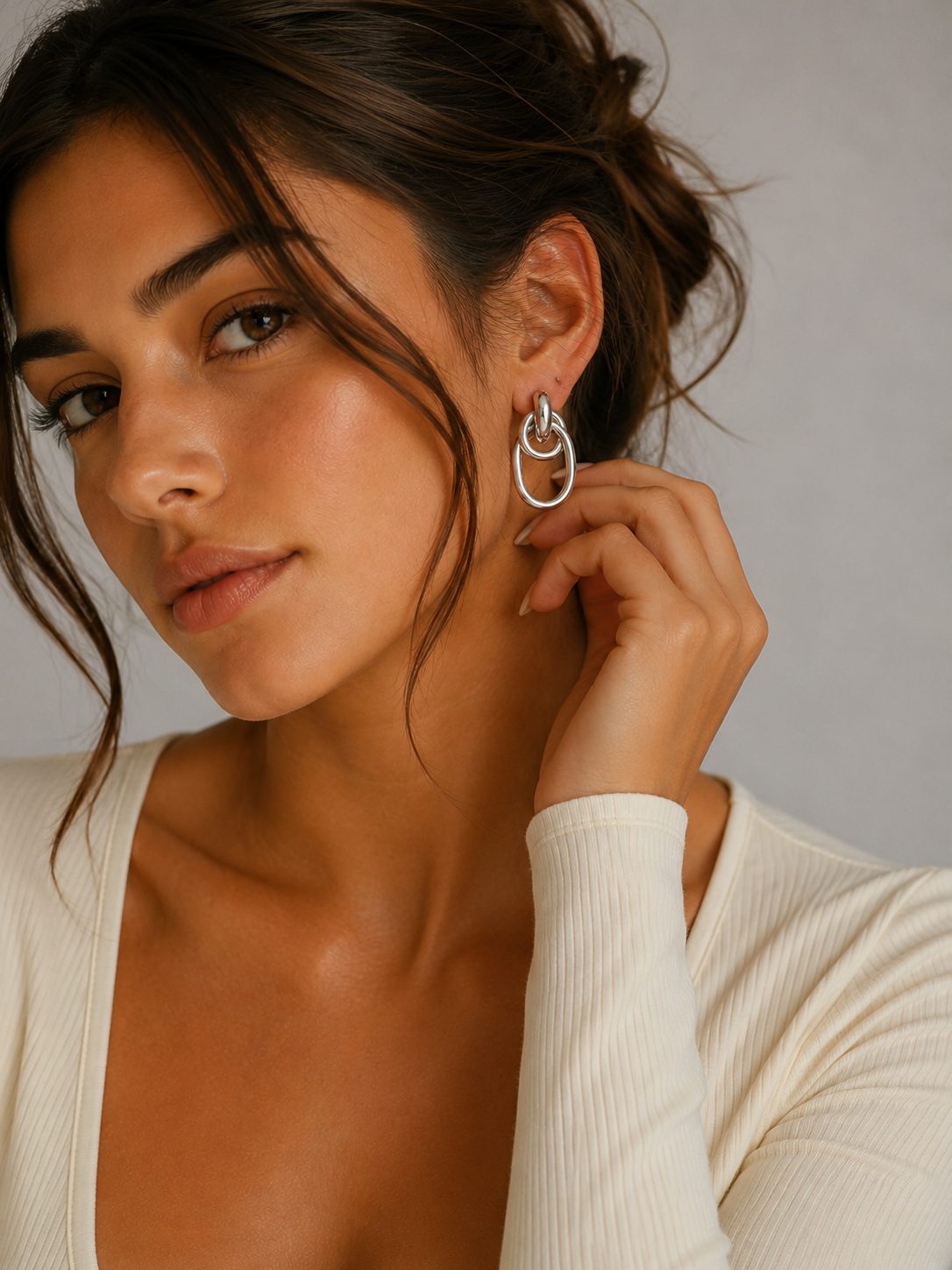 MAISON – BOUCLES D’OREILLES À ANNEAUX ENTRELACÉS