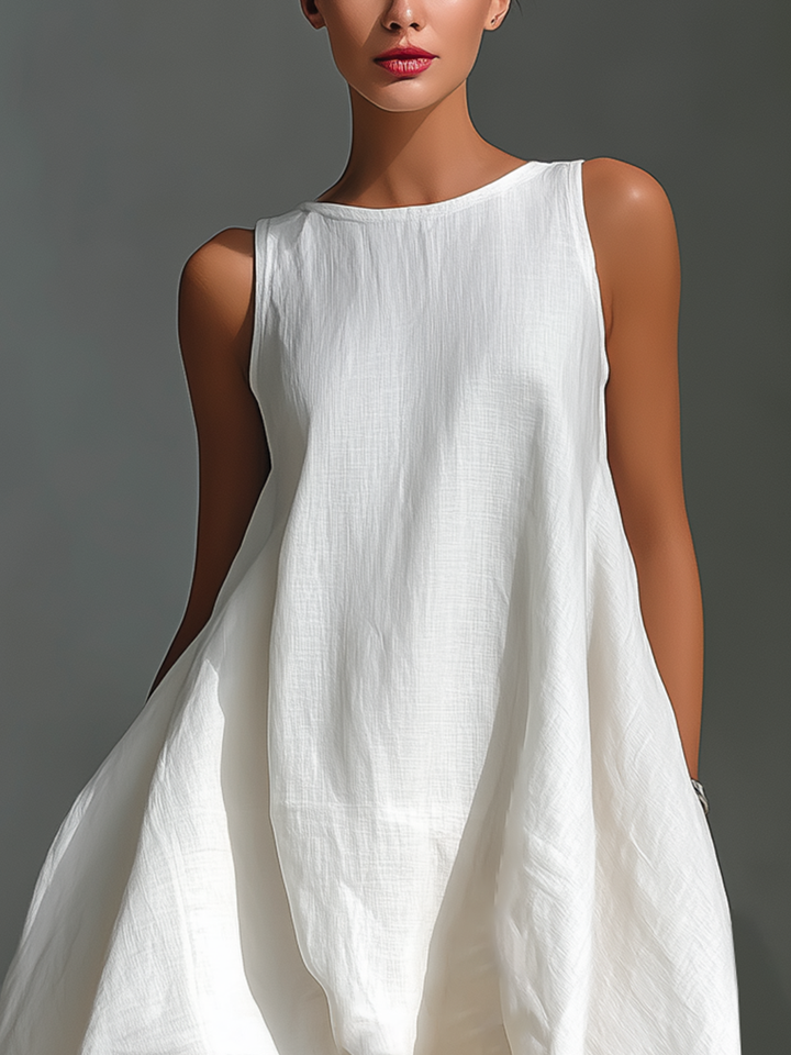 Alina | Robe asymétrique fluide en tissu léger au style minimaliste chic