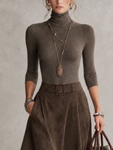 Amélie ensemble top et jupe effet daim taupe – détail top col roulé et ceinture