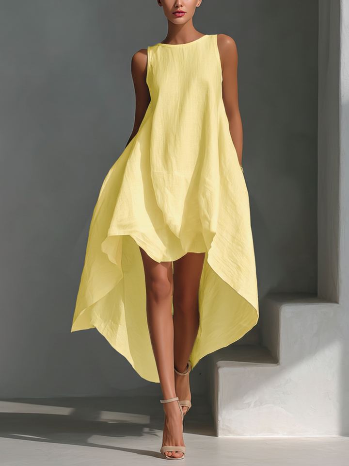 Alina | Robe asymétrique fluide en tissu léger au style minimaliste chic