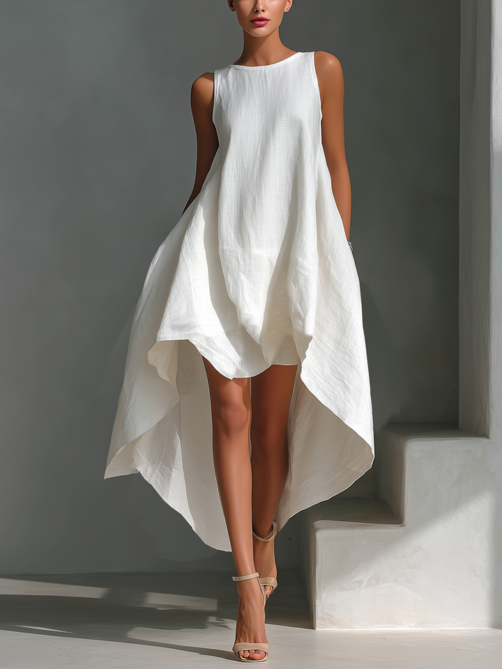 Alina | Robe asymétrique fluide en tissu léger au style minimaliste chic