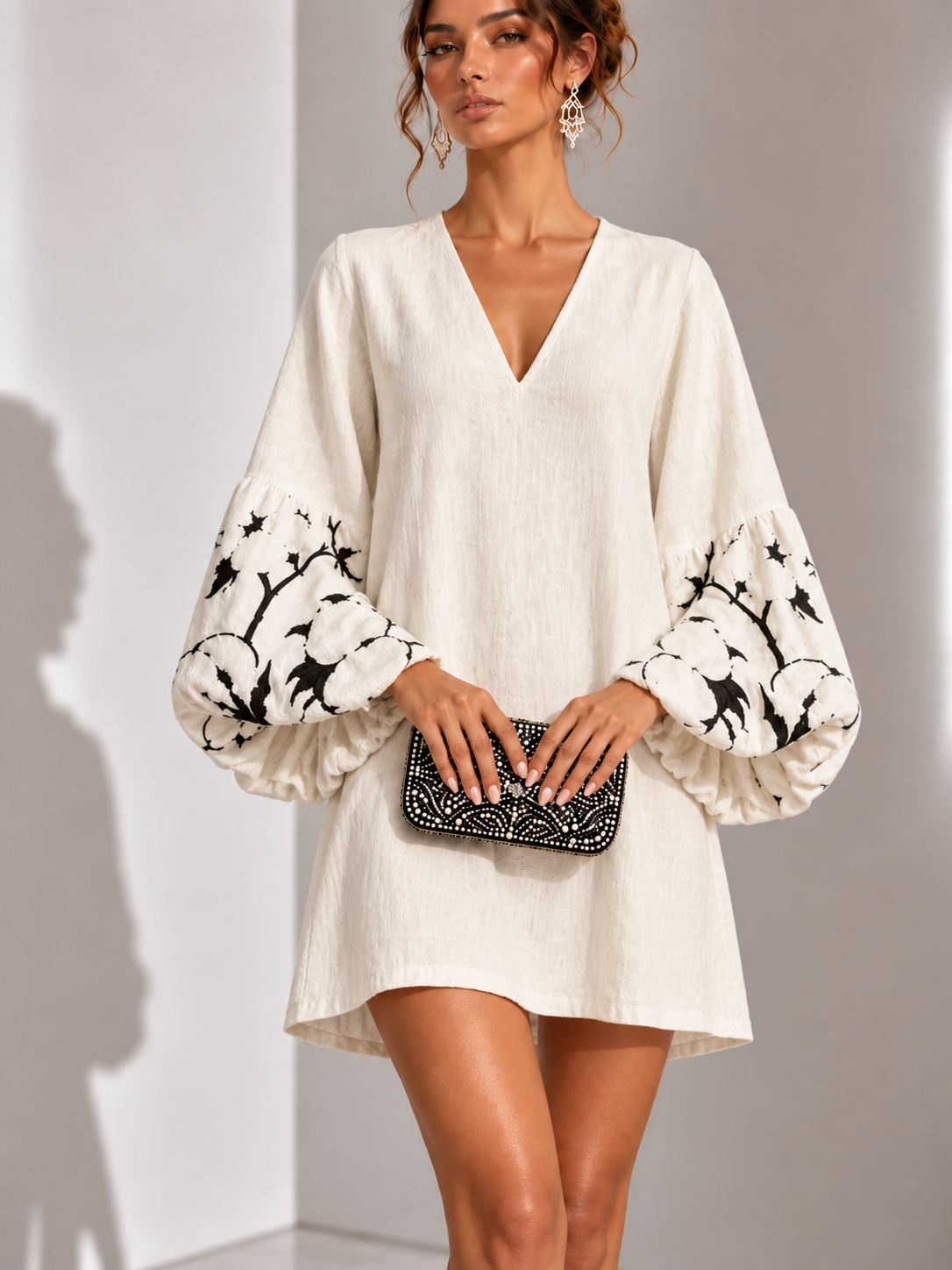 Amélie™ | Robe courte élégante à manches fleuries