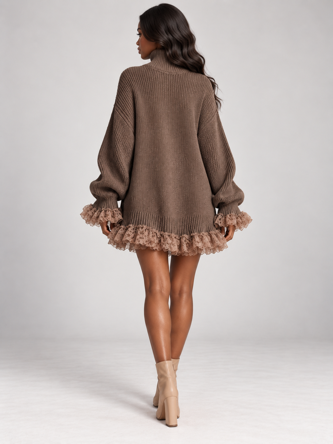 Anaïs™ | Pull à col roulé et détails en dentelle