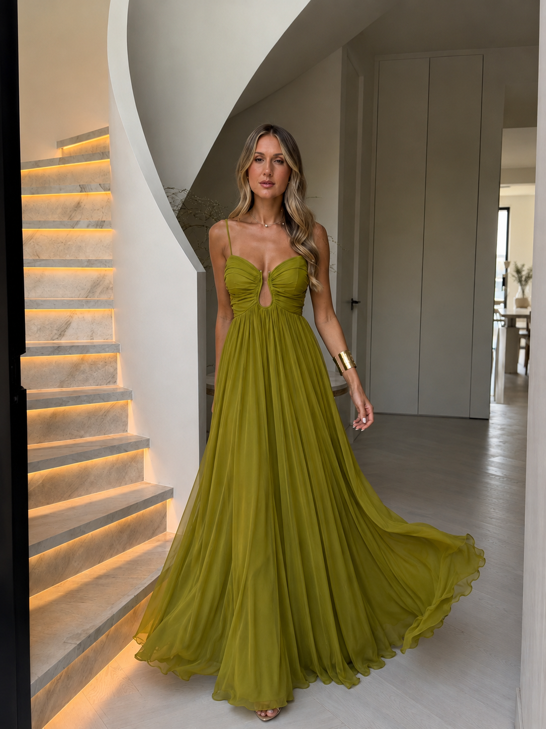 INÈS – ROBE MAXI FLUIDE À DÉCOUPE ÉLÉGANTE