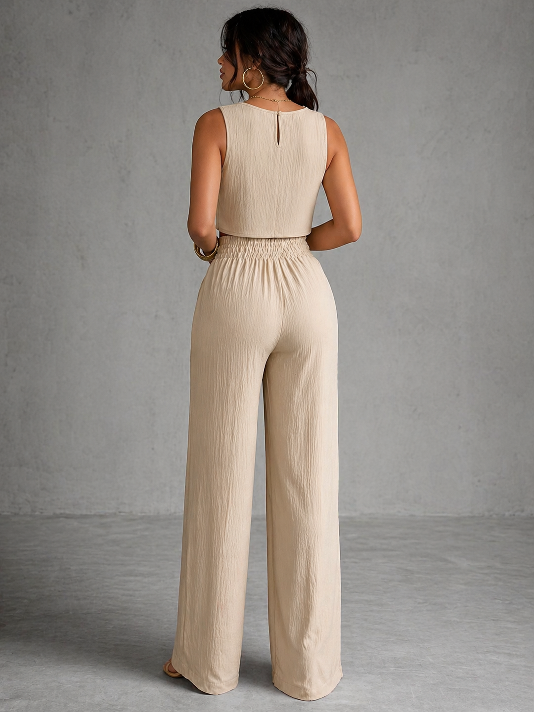 Léa | Ensemble élégant avec top détaillé et pantalon fluide taille haute
