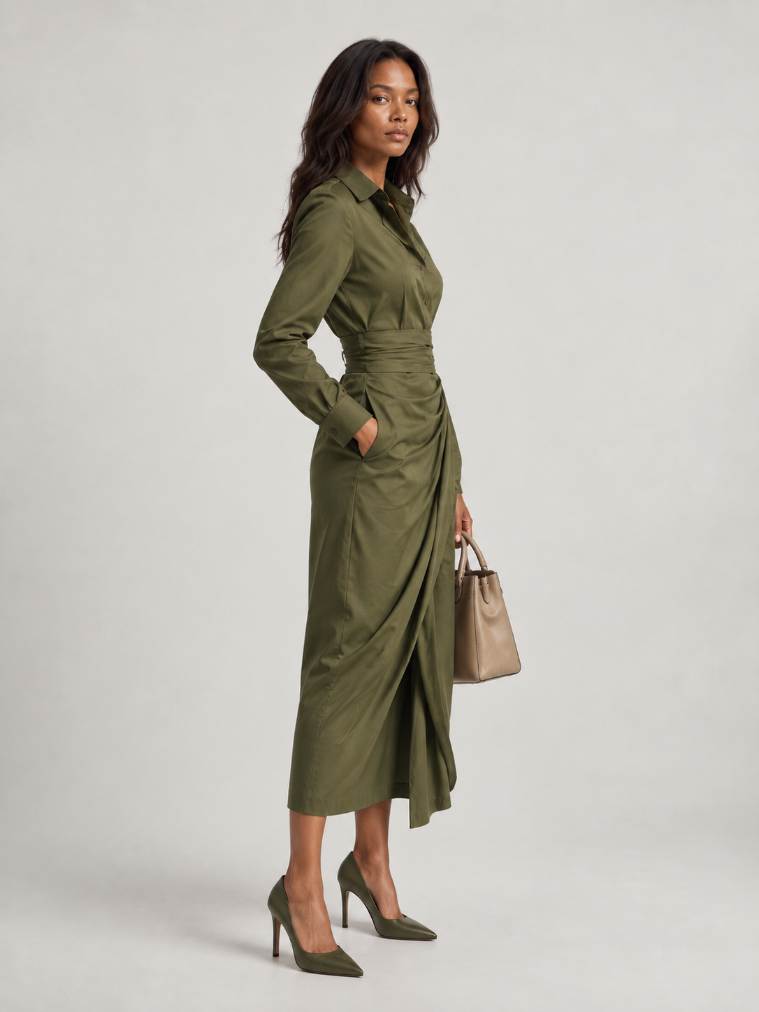 Robe portefeuille satinée avec ceinture – Vert élégant