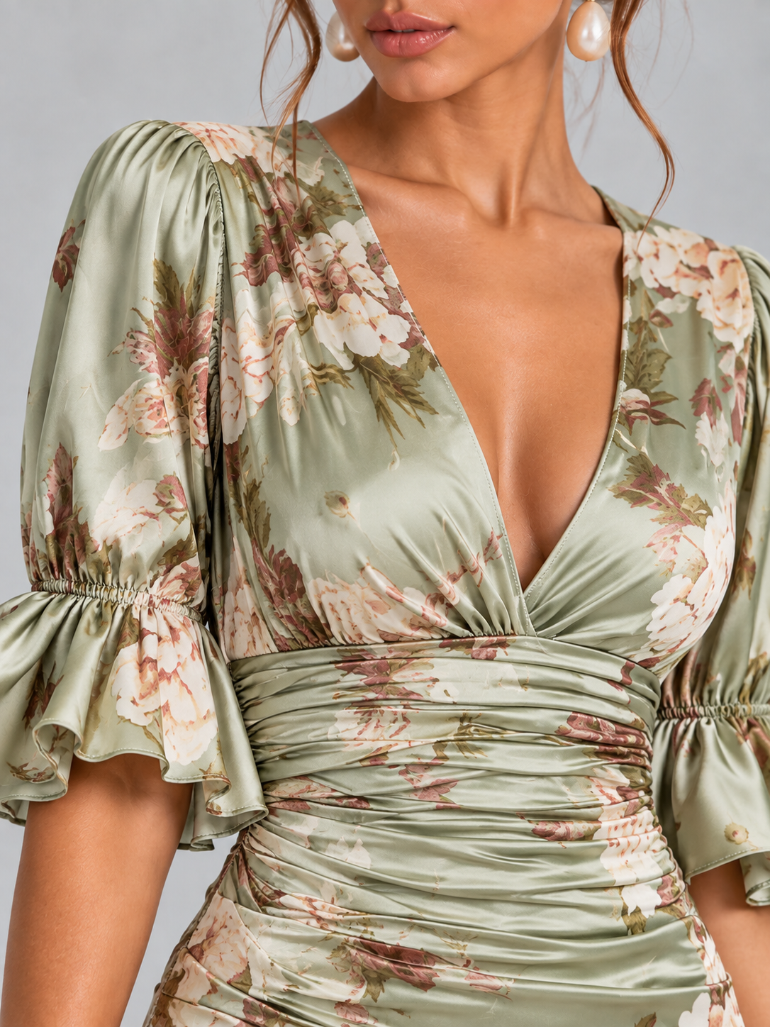 Camille | Robe élégante fleurie avec coupe cintrée et détails fluides