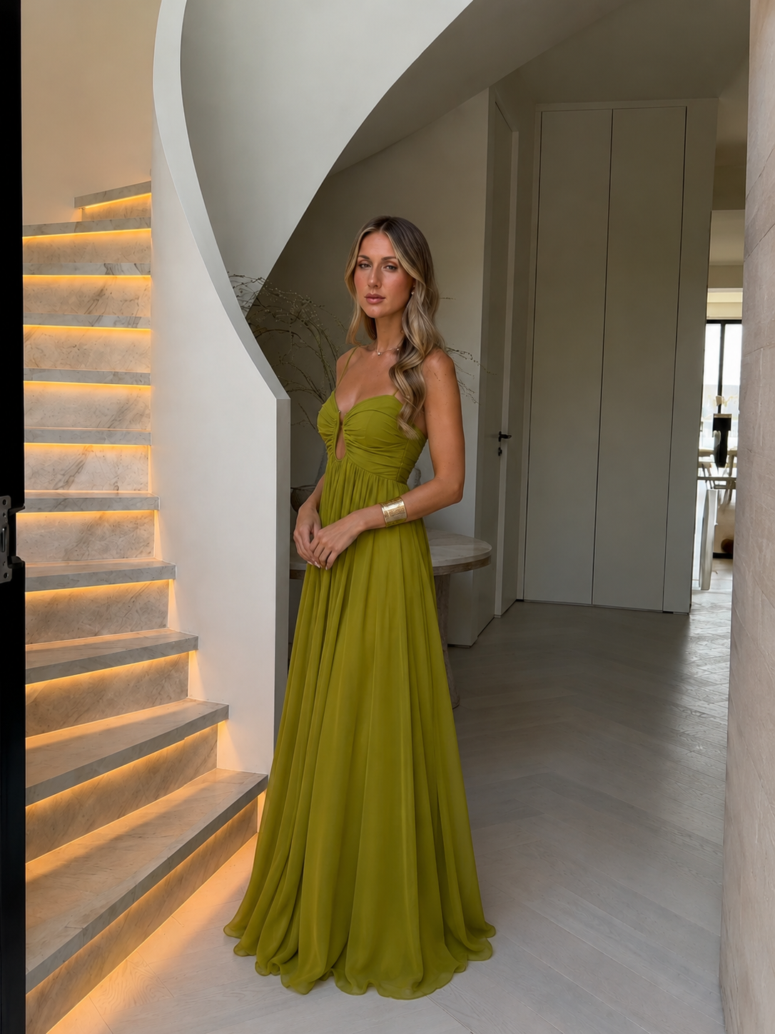 INÈS – ROBE MAXI FLUIDE À DÉCOUPE ÉLÉGANTE