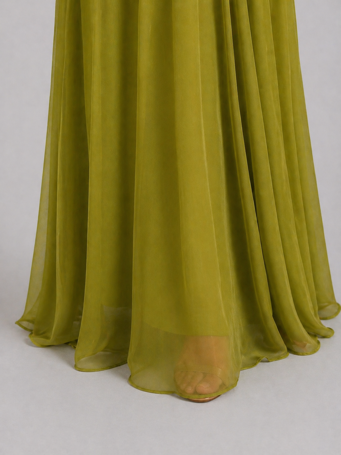 INÈS – ROBE MAXI FLUIDE À DÉCOUPE ÉLÉGANTE