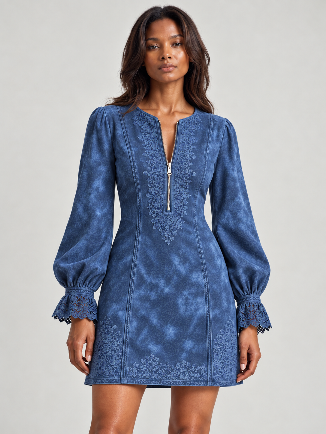 Robe courte en daim avec dentelle – féminine & sophistiquée