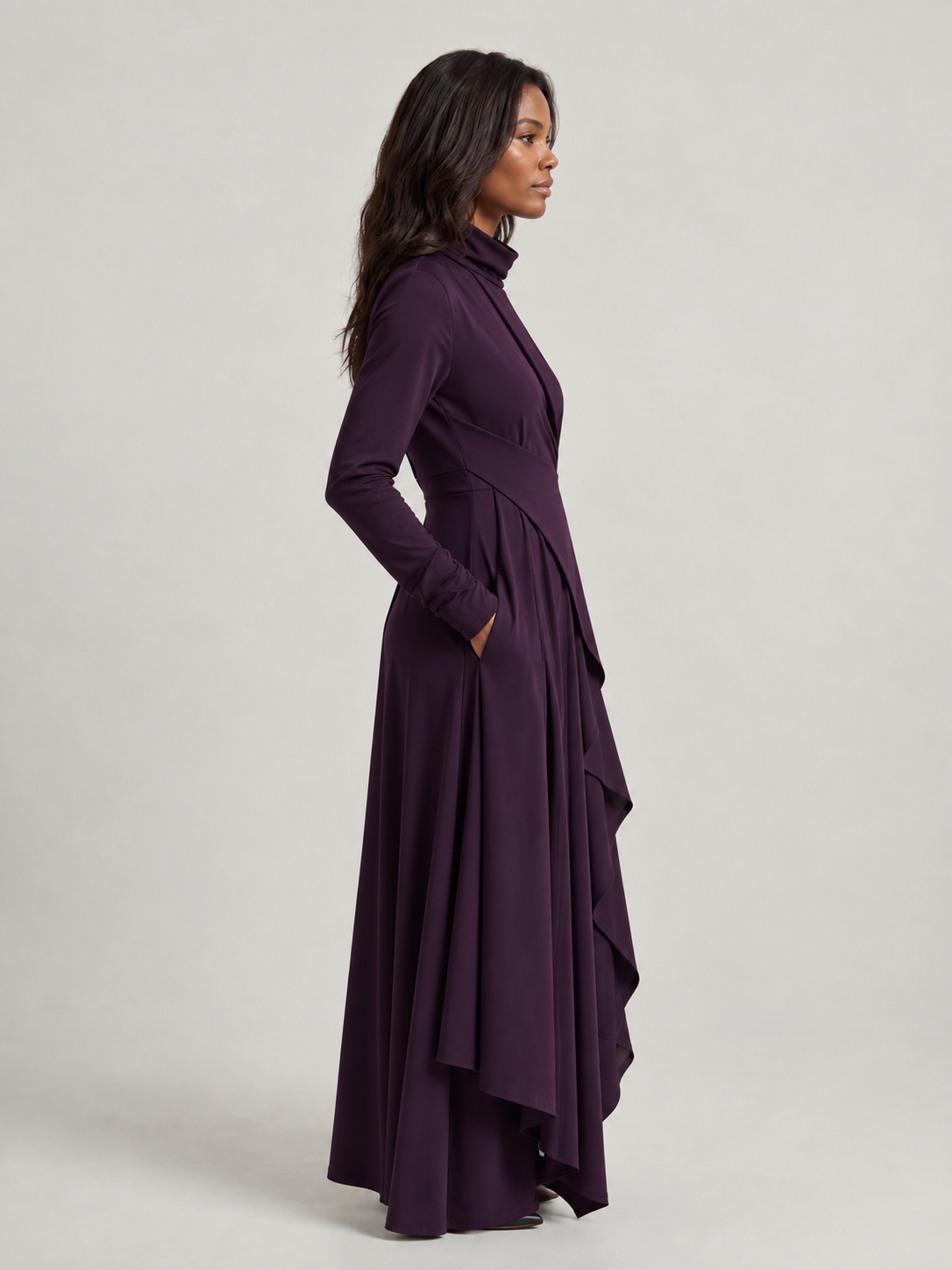 Robe longue asymétrique à col montant