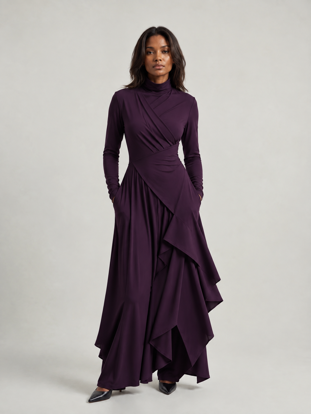 Robe longue asymétrique à col montant