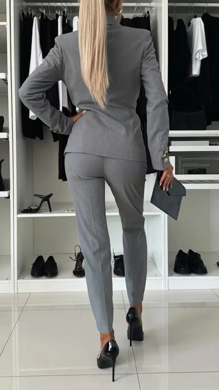 Tailleur Iconique Slim Élégance