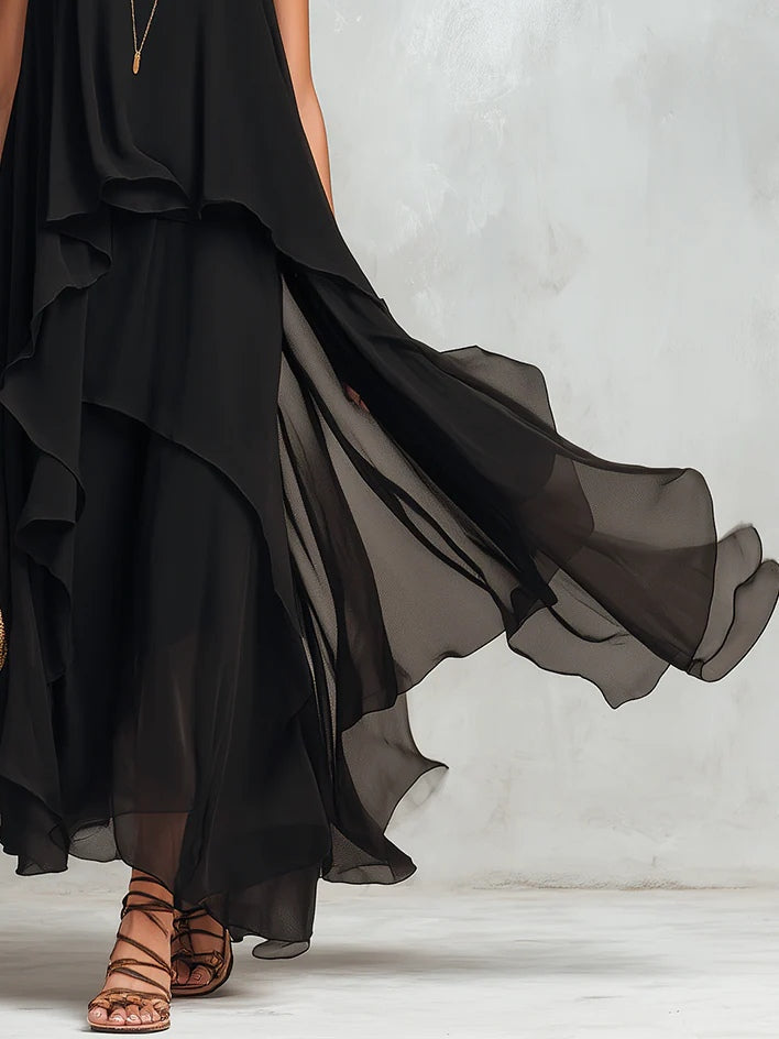 Élina | Robe longue fluide noire avec superpositions légères et style élégant