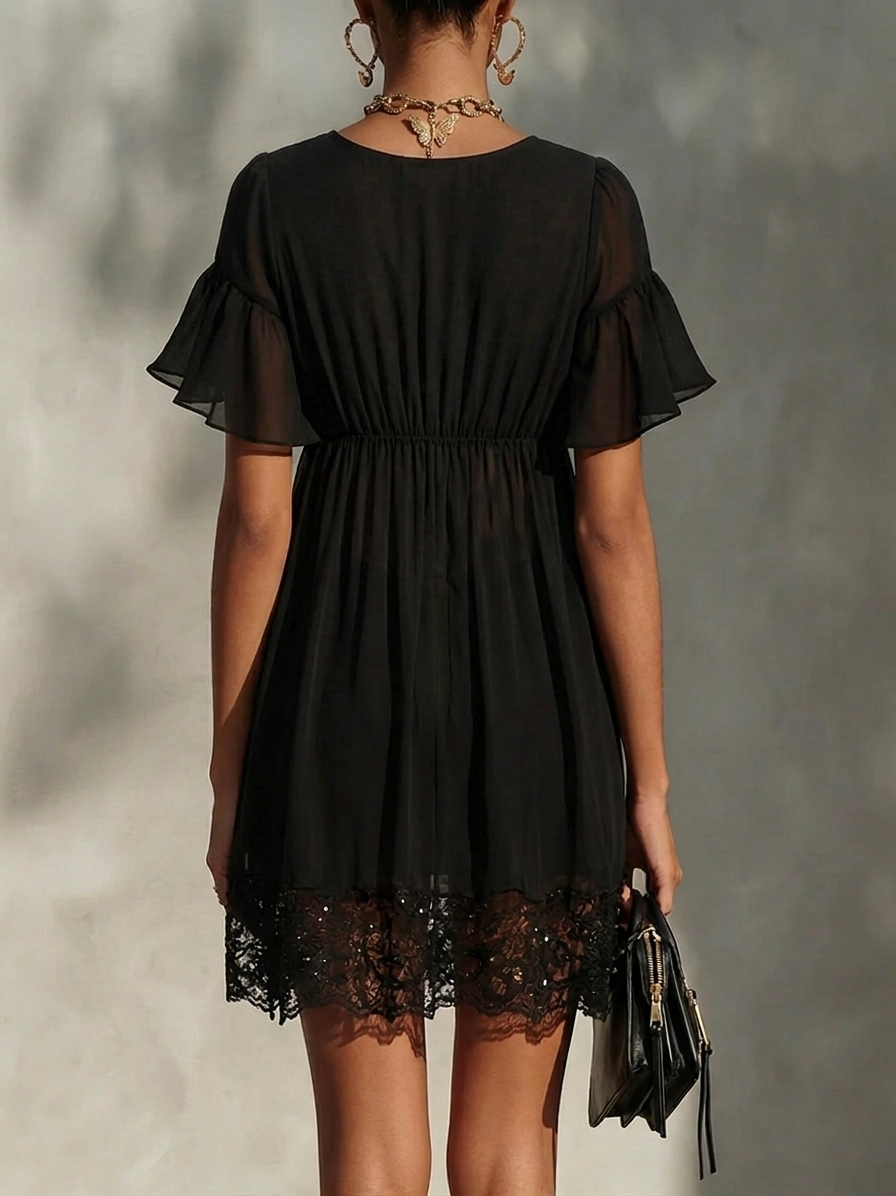 Noémie | Robe Courte Élégante avec Zip Doré et Dentelle