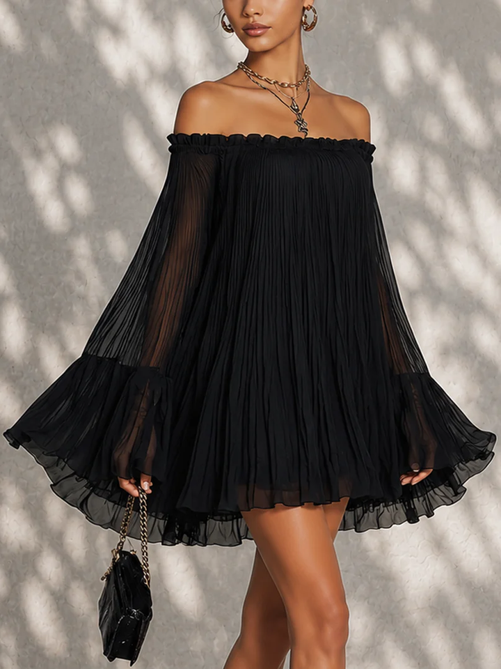Colette™ | Robe Noire Plissée à Manches Cloche
