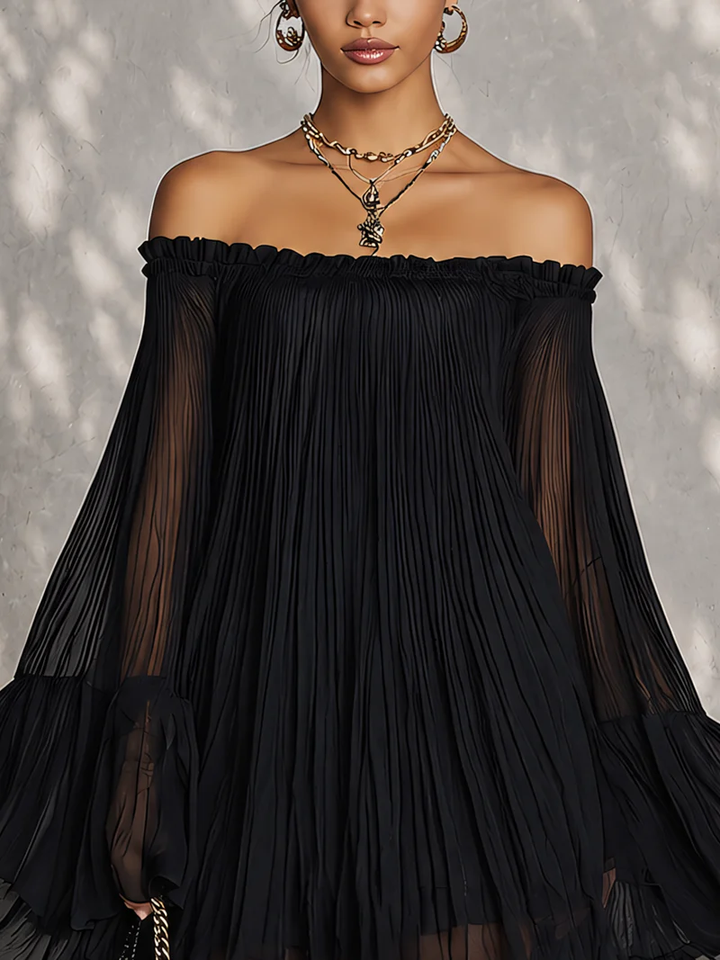 Colette™ | Robe Noire Plissée à Manches Cloche