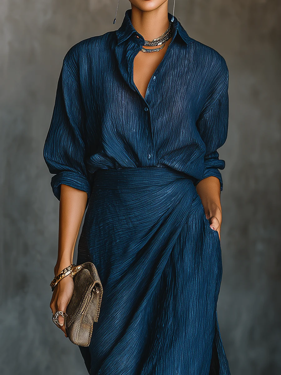 Élégance en mouvement – Ensemble blouse et jupe en satin