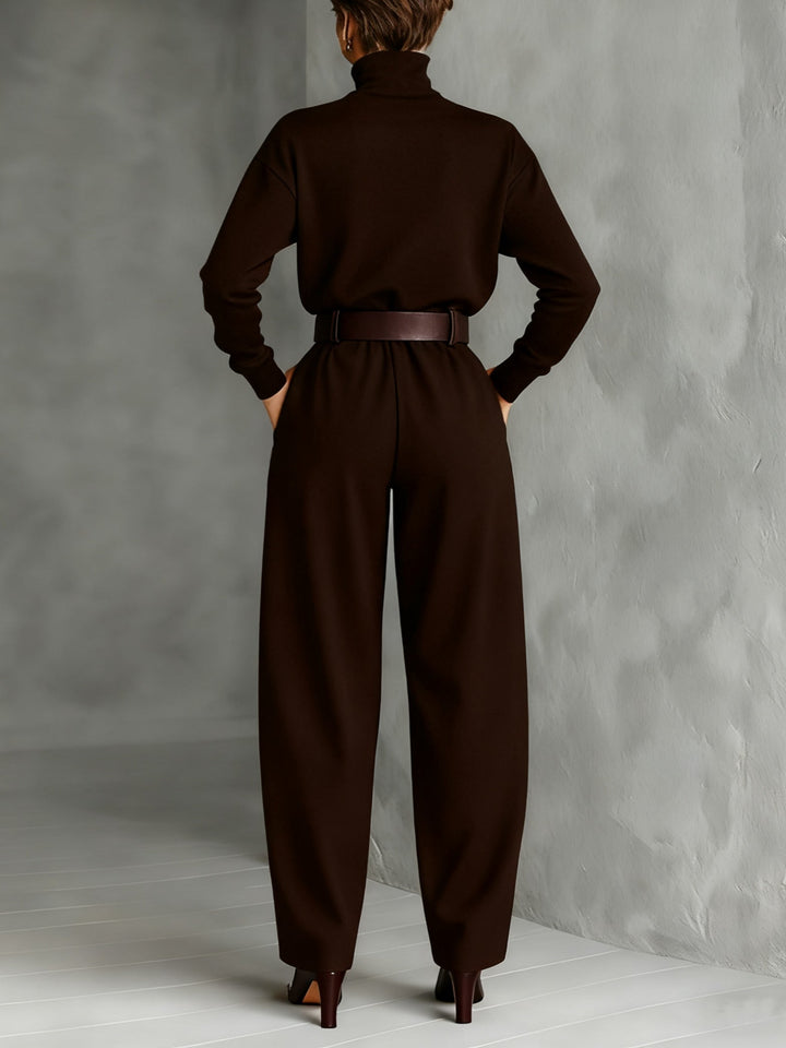 Ensemble col roulé et pantalon droit