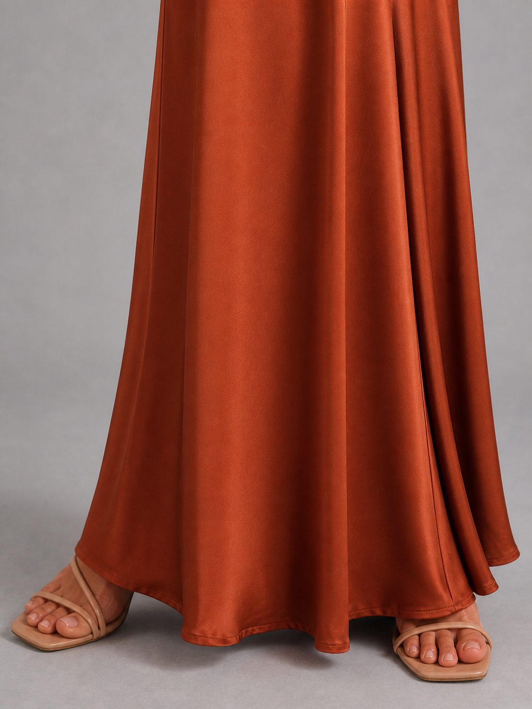 ALYA – ROBE MAXI SATINÉE CUIVRE