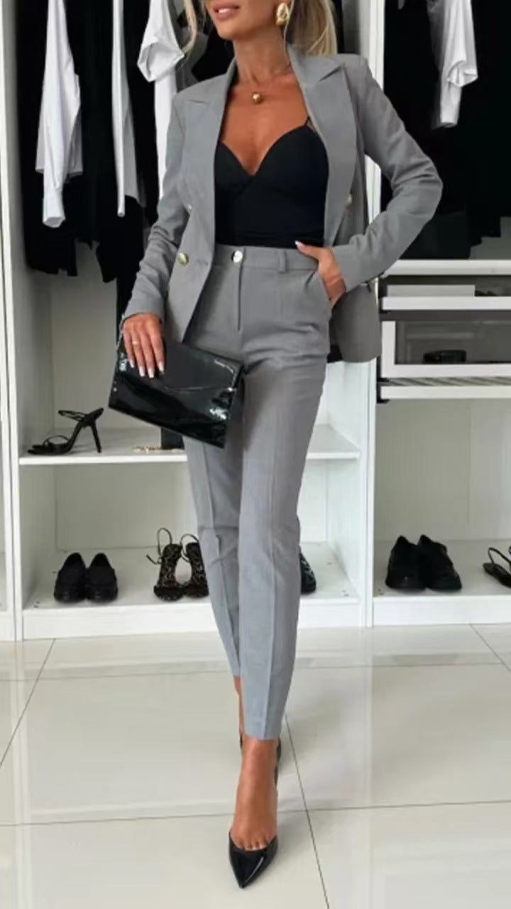 Tailleur Iconique Slim Élégance