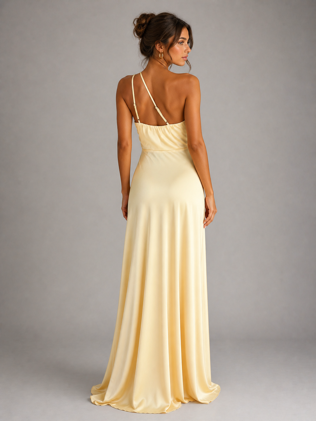 LÉANA - ROBE LONGUE SATINÉE À L’ÉCLAT DORÉ