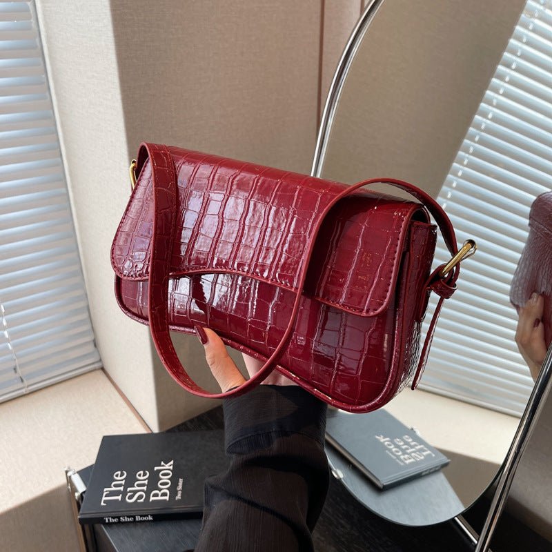 HARPER – SAC ROUGE EFFET CROCO ÉLÉGANT