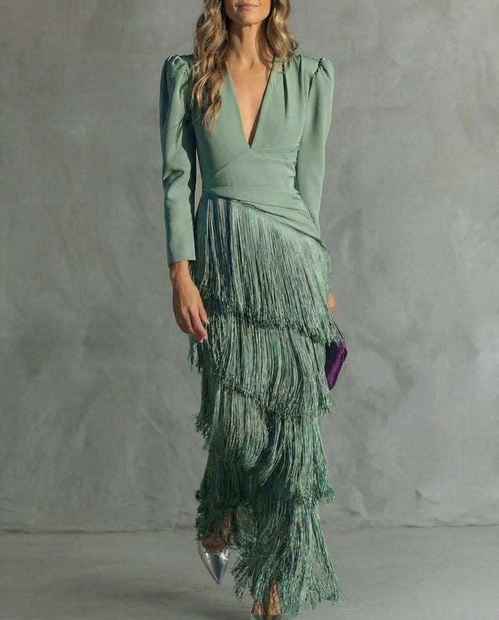 Léa | Robe élégante à franges avec coupe ajustée