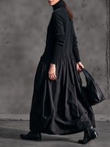 Noémie robe longue oversize noire – portée en mouvement